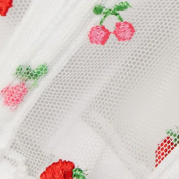 LE PETIT TROU Balconette Underwire Bra in White w/ Embroidered Berries Size M - Picture 4 of 4